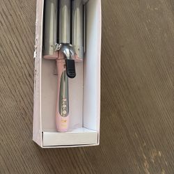 CHI x Barbie Dreamhouse 1.25 en Titanio Triple Barril Deep Waver