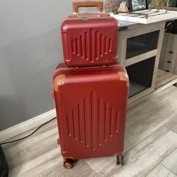 🧳 Brand New 2-Piece Luggage Set – $25!  ✨ Beautiful red color with stylish rose-gold accents 🧳 25” checked suitcase — NOT a carry-on 💄 12” matching