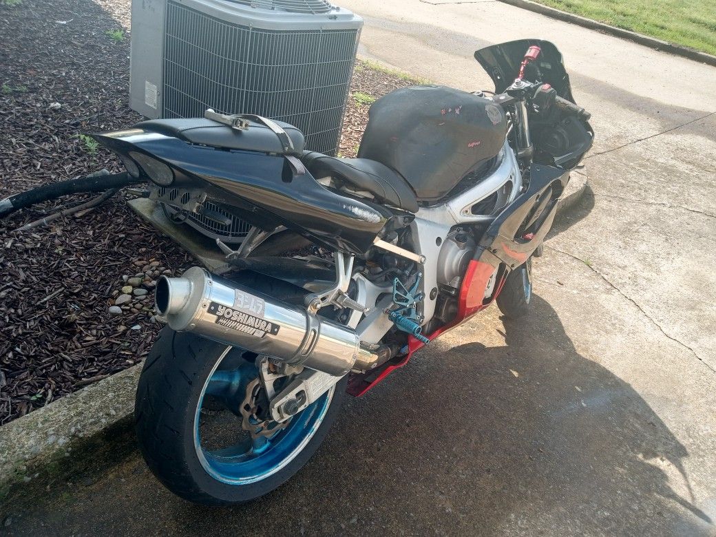 2002 Yamaha R6