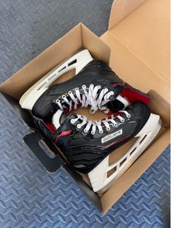 Hockey skates