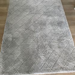 Rug like new 5/7 fit