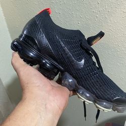 Super Rare” Nike Air VaporMax Flyknit 3 Black Snakeskin, like new” Size 11