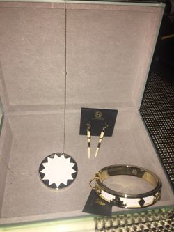 House of Harlow white and gold set