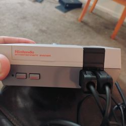 Nintendo NES Mini Loaded With Hundreds Of Games 