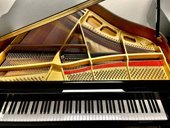 Built in2000 Kawai GM10 baby grand piano Free delivery and tuning