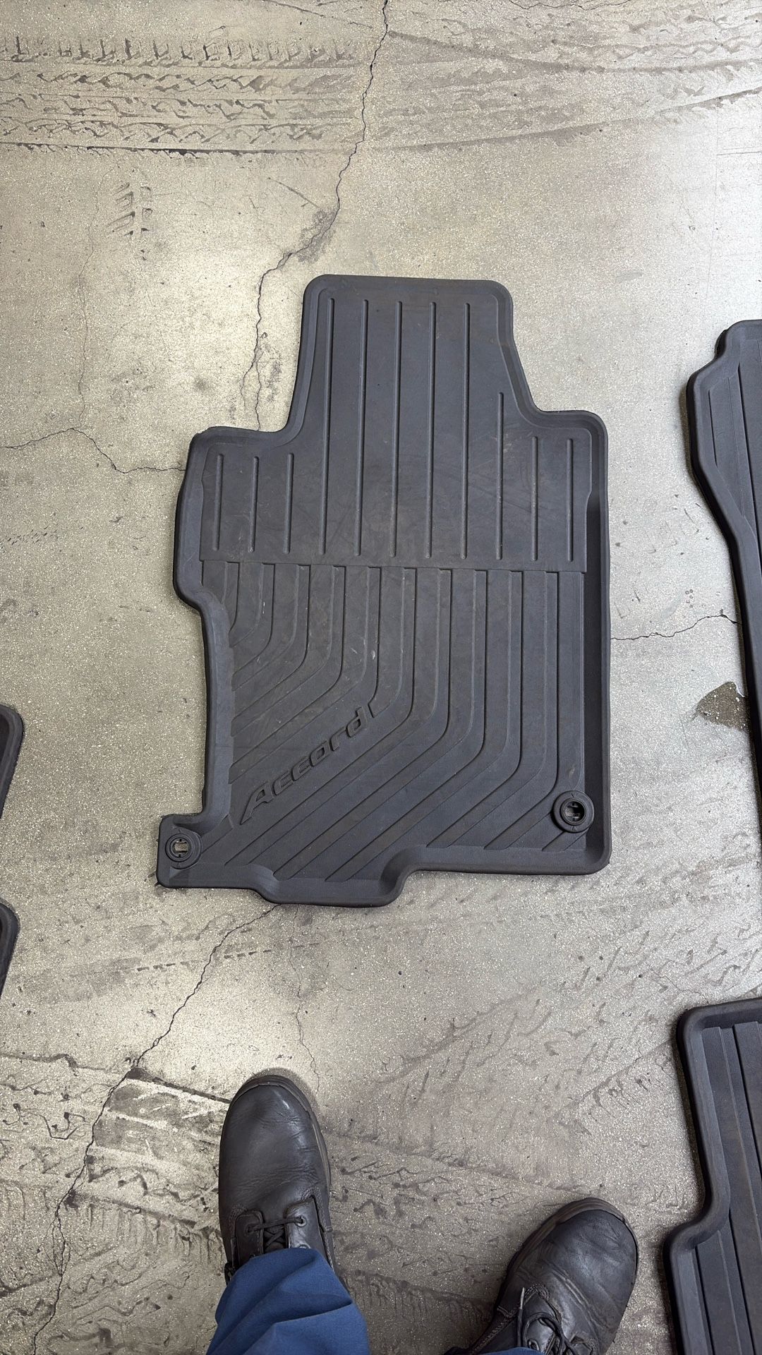 Honda Accord 13-17 Genuine OEM 4dr Black All Season Floor Mat Set 08P13-T2A