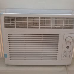 AC window unit 5,000 BTU