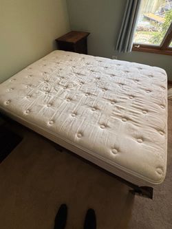 Serta  Mattress Queen
