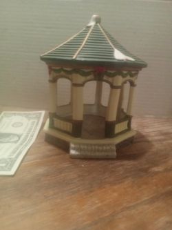 Xmas Decor Ceramic Garden Gazebo 