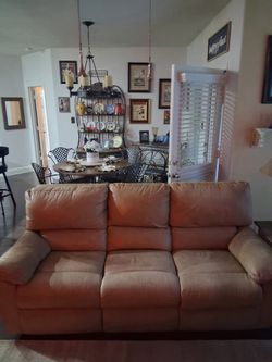 Set of 2 Leather Recliner/Couches Great Condition