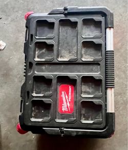 Milwaukee PACKOUT Large Tool Box – Heavy Duty Storage