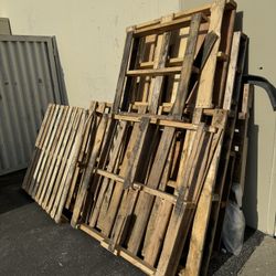 Free Wood Pallets 