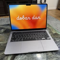 Apple M2 Macbook Air 10-Core 