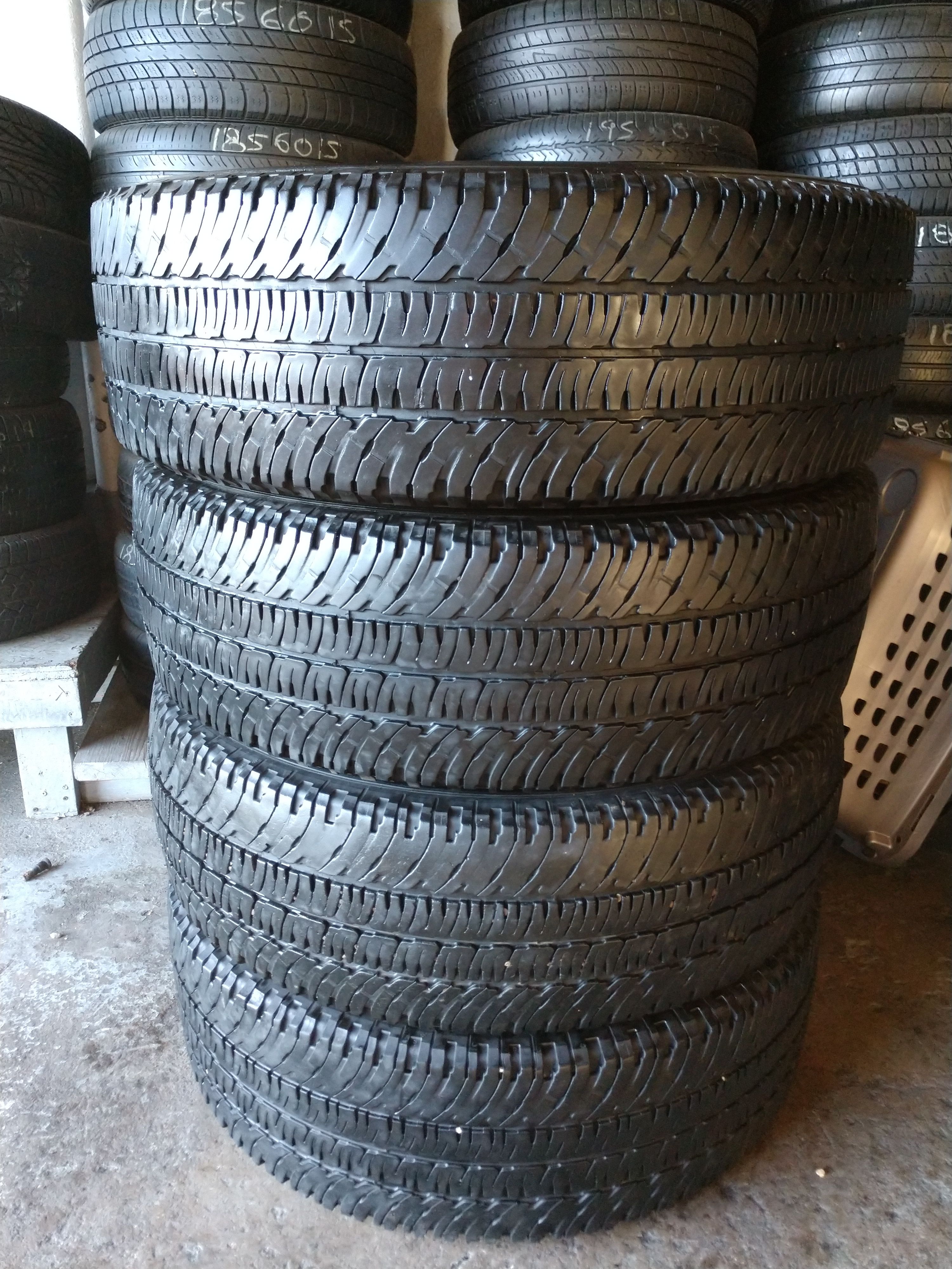 20 INCH TIRE LT 275/65R20 MICHELIN LTX2 for Sale in Denison, TX - OfferUp
