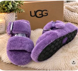 Uggs size 3Y new