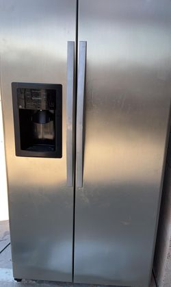 GE  Side By Side Stainless Steel Refrigerator Fridge
