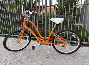Electra townie step through cruiser bike Electra townie step-through cruiser bike