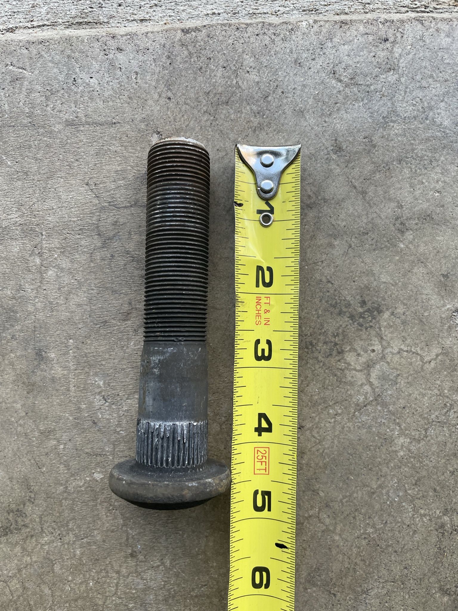 Heavy Duty Truck Wheel Studs