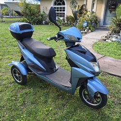 Ruiyun Battery Powered 3 Speed Scooter