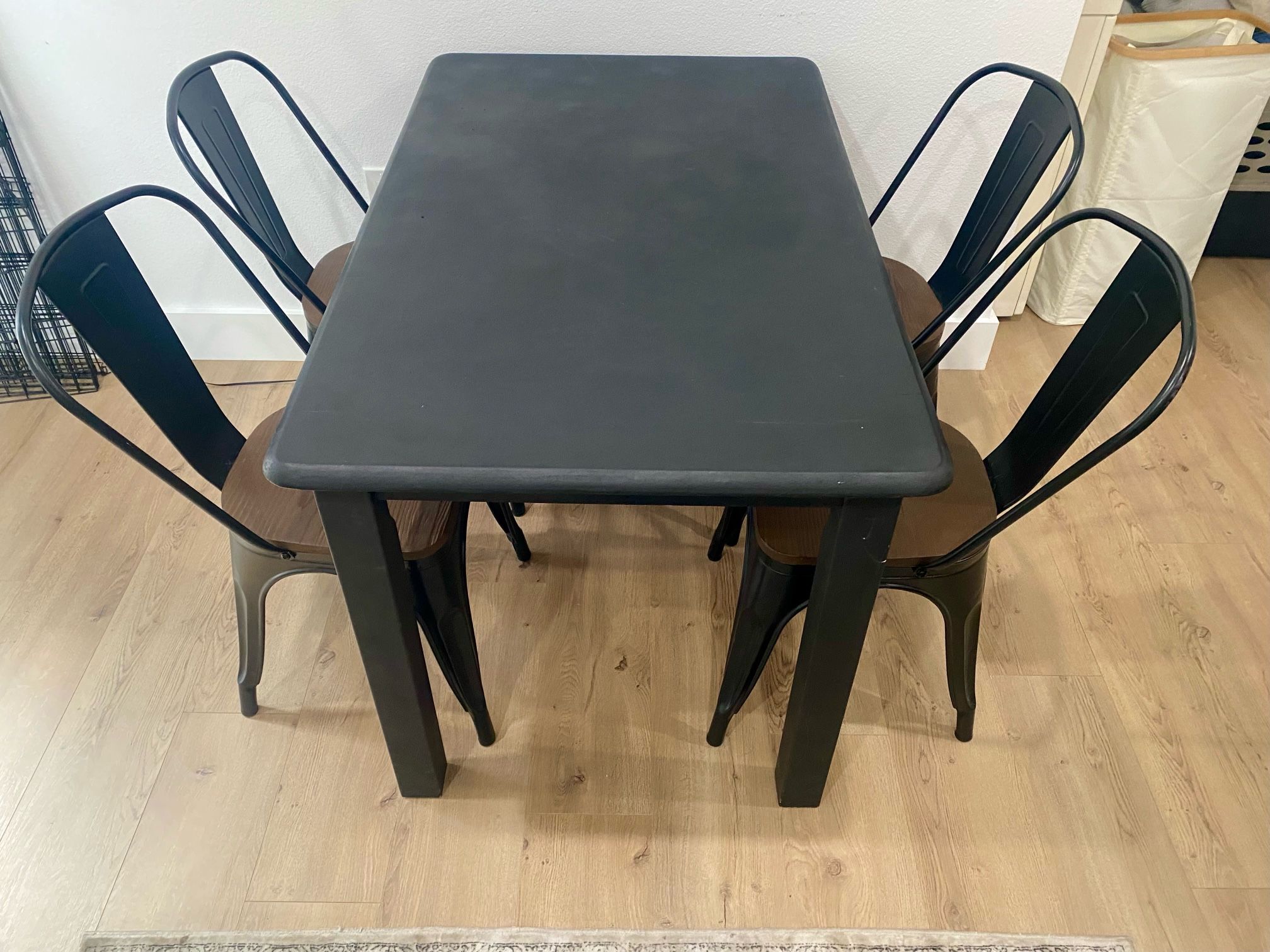 Black Dining Table With Chairs