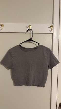 12 women’s crop tops
