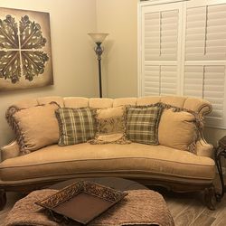 Havertys Sofa With Nailhead Trim 86"
