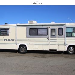 1998 Fleetwood Flair 7.4 L V8 , 30 ft. , $ 6,900