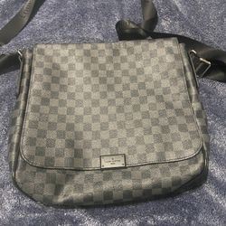 Louis Vuitton District Pm Messenger Bag