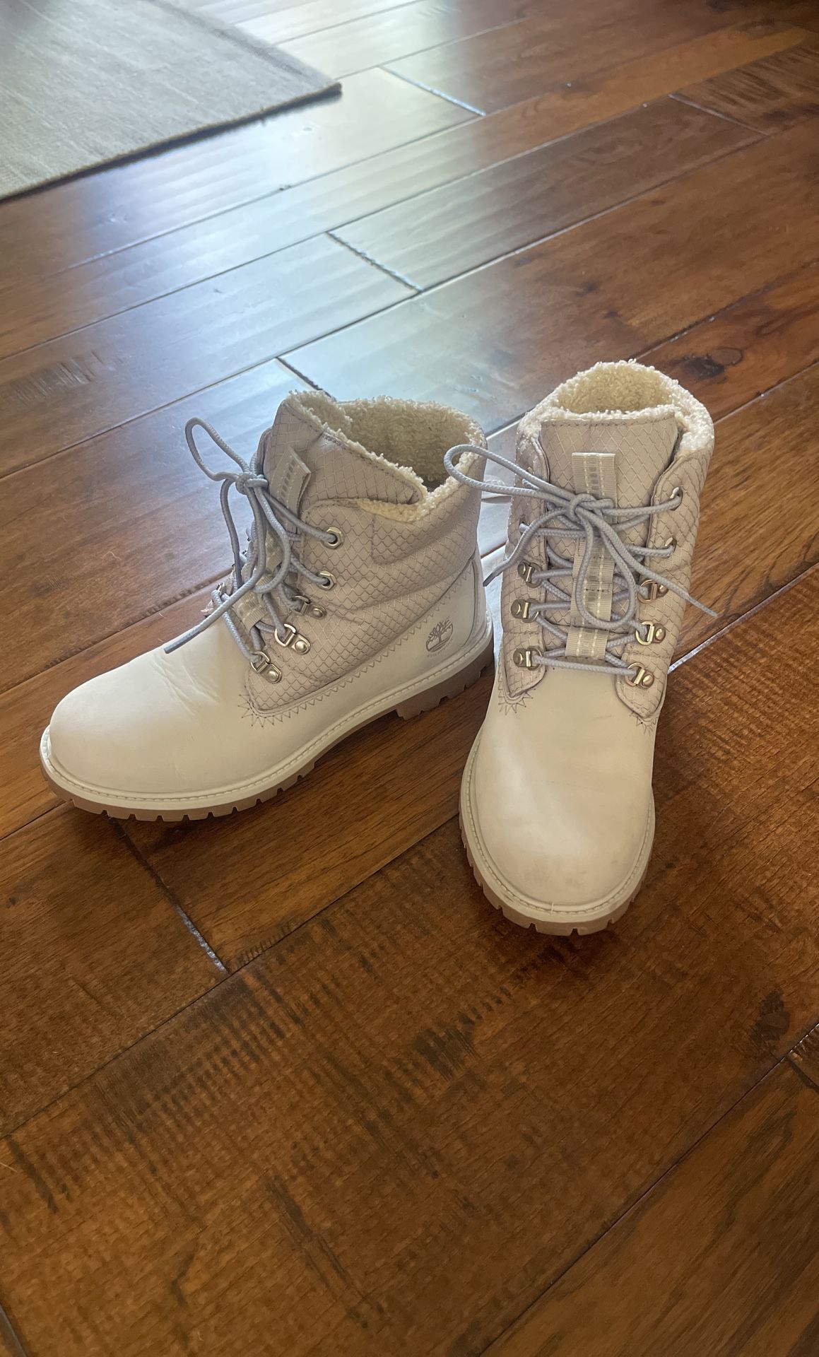 Timberland Boots Women’s Size 9 Blue