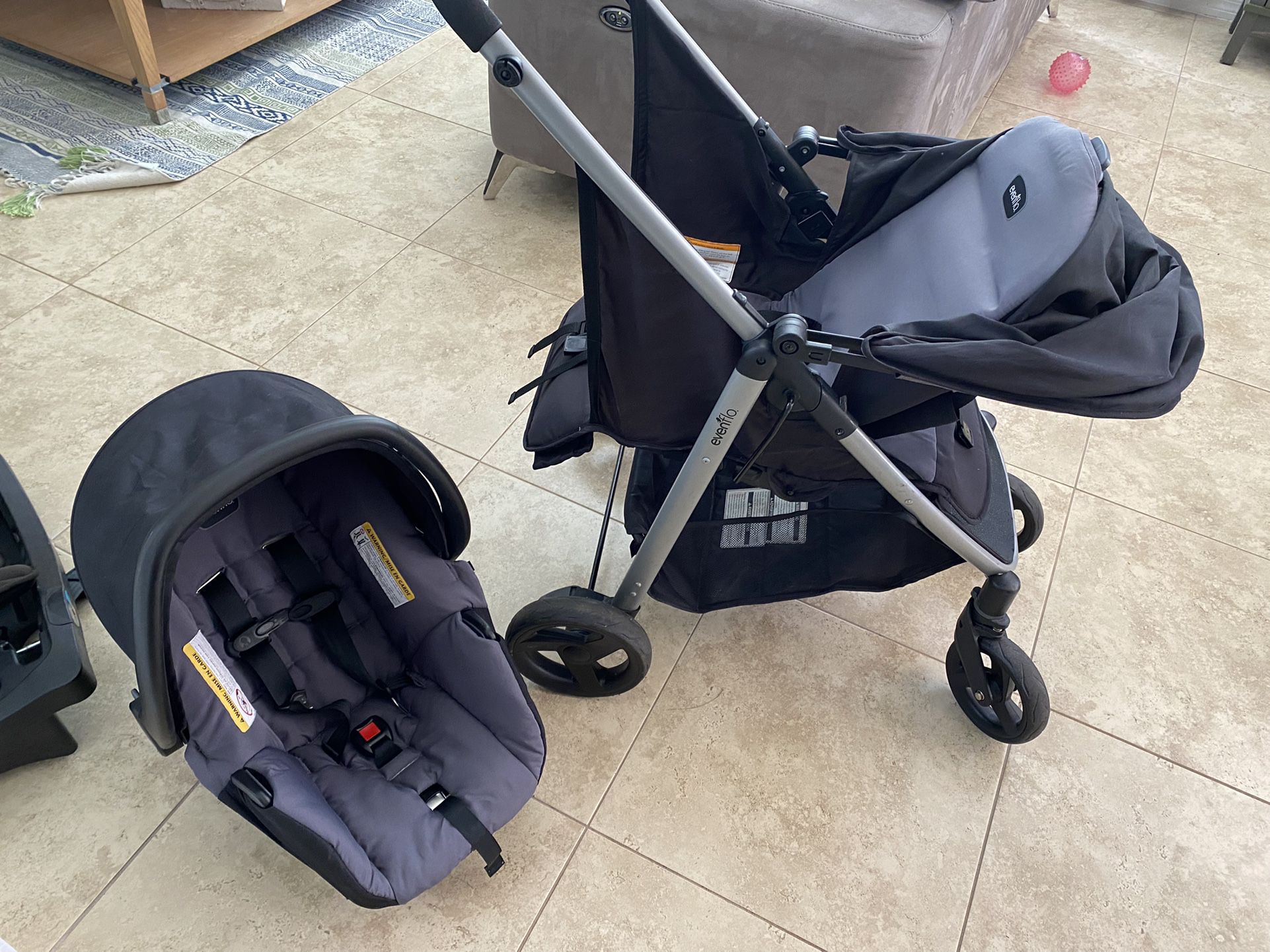Evenflo Car seat And Stroller Combo. 