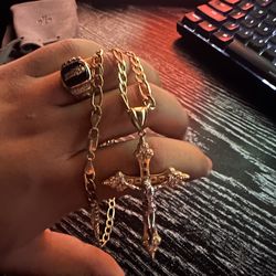 14Kt Gold Cross Chain