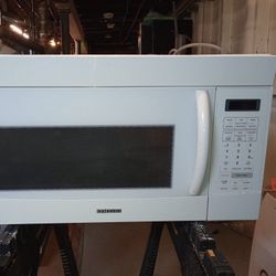 Samsung Over Stove Microwave With Fan