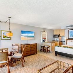 Wake Up With The  Beach Right Outside Your Window In Maui—Only $975