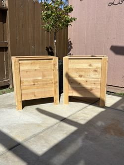 Cedar planter Box