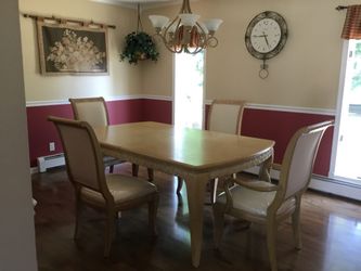Dining room set