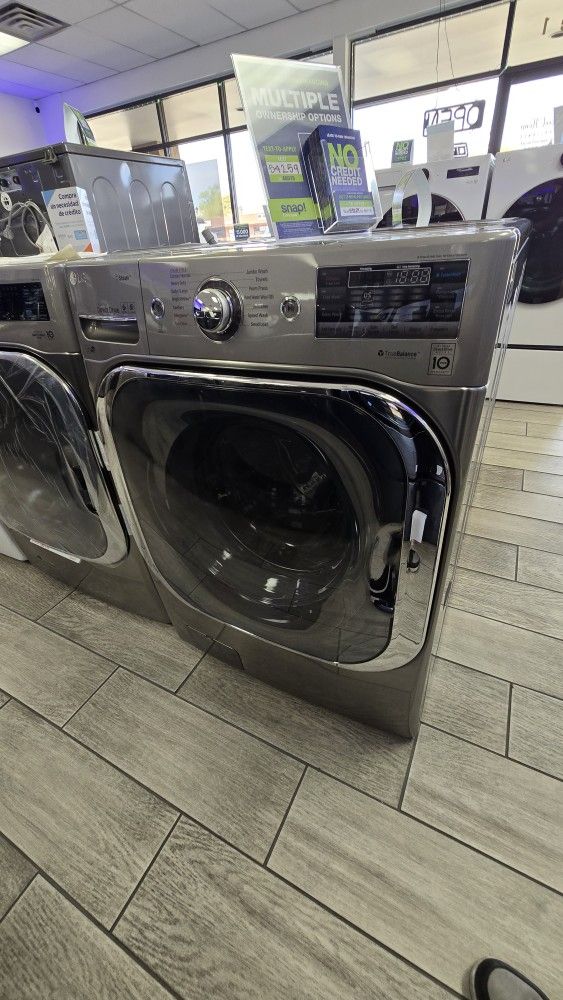 5.2 cu. Ft Stackable SMART Front Load Washer in Graphite with Steam & Turbowash Technology