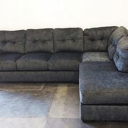 Ashley Gray 2 Piece Sectional With Chaise 
