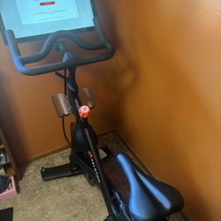 Peleton Bike & W9 Peleton Shoes