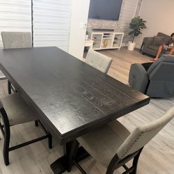 Wood 4 Chair Dining Table 