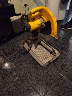 It's a DeWalt  14 a sawzall