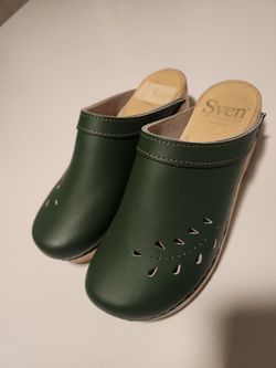 Sven leather clogs