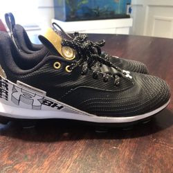 Size 4 Youth Under Armour Cleats Harper 7