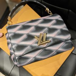 Go 14 Louis Vuitton Women's Quilted Cannage Bag Purse Sold Out Everywhere In America And Online