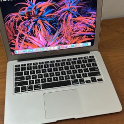 Apple MacBook Air 13” I5/8GB/256GB SSD $180