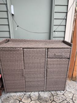Indoor/ outdoor cabinet