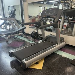 Life Fitness Cub Series Treadmill