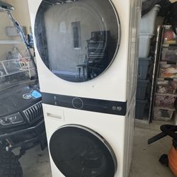 LG Washer/Dryer Combo
