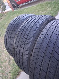 3 tires 275/55/20.. Advanta..