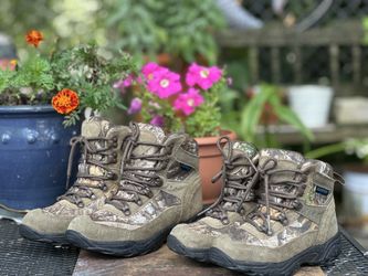 Youth & Little Kid Waterproof Hiking Boots Size 3 & Size 12