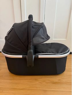Mockingbird bassinet